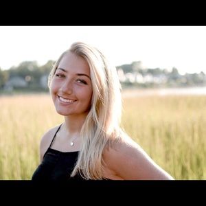 Meet your Posher, Emily